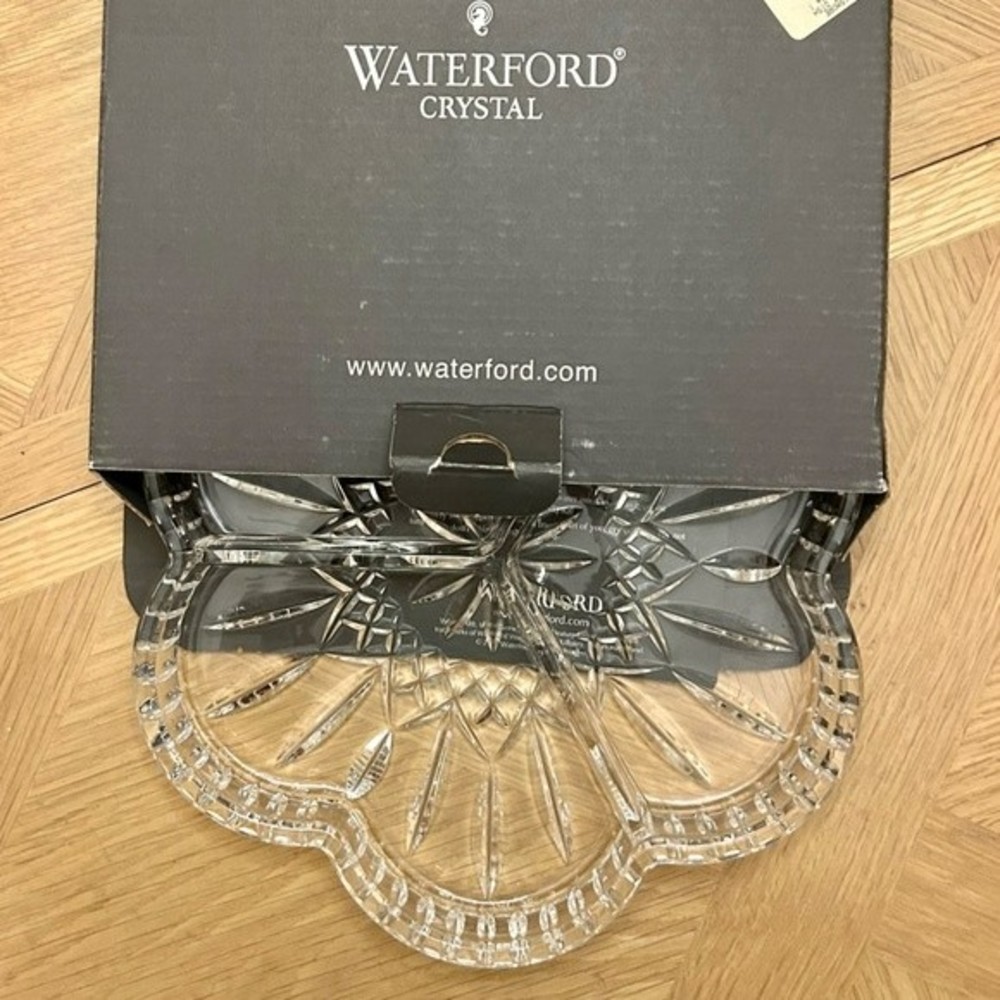 Authentic Waterford crystal Lismore divided shamrock serving dish w/ 3 s…